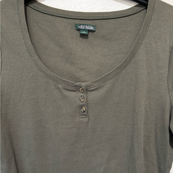 Wild Fable top size medium - Picture 2 of 5